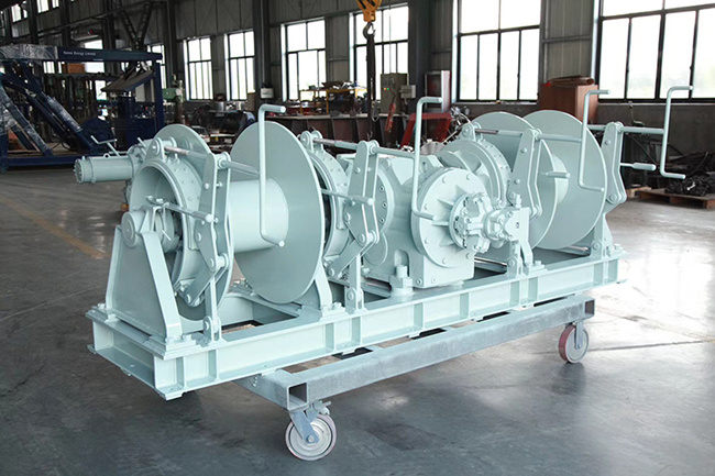 hydraulic mooring winch