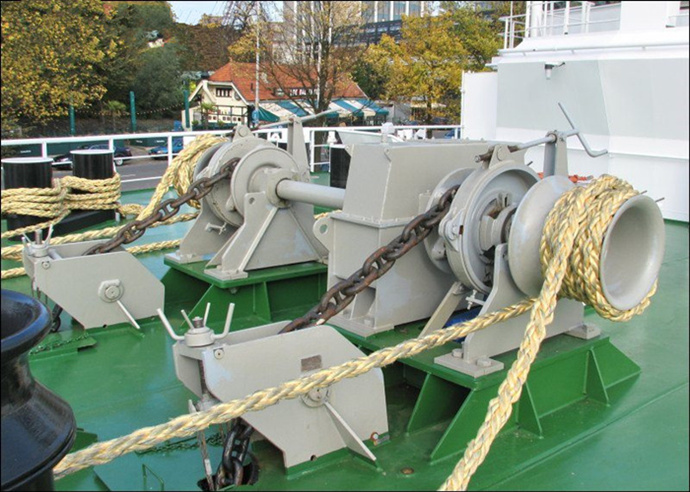 hydraulic anchor winch