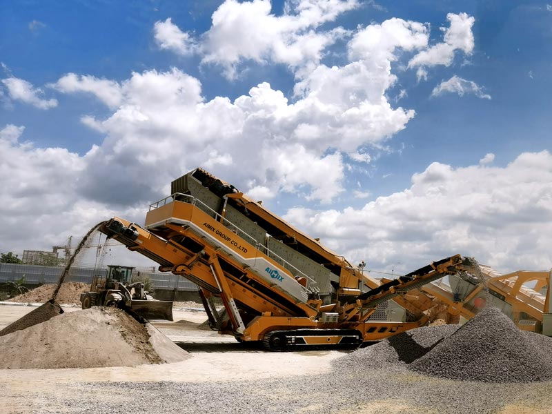 crawler type mobile stone crusher