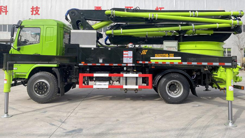 Concrete Boom Pump Truck with Concrete Mixer